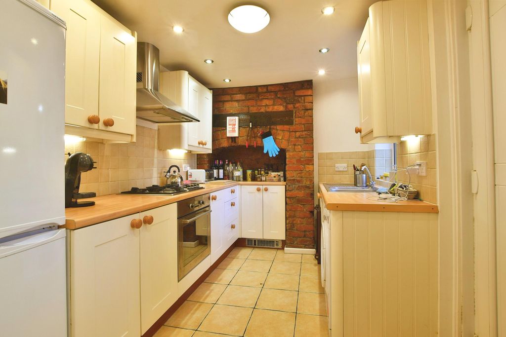 Property photo 2 of 13 Kitchen