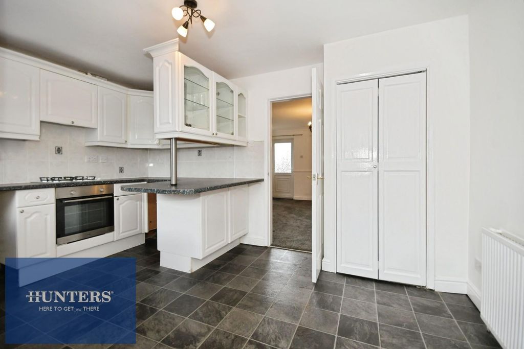 Property photo 3 of 15 Kitchen 4.Jpg
