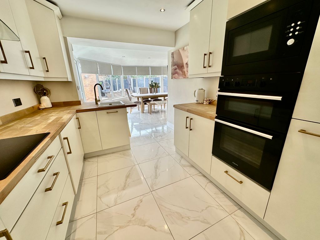 Property photo 3 of 37 Img_1438