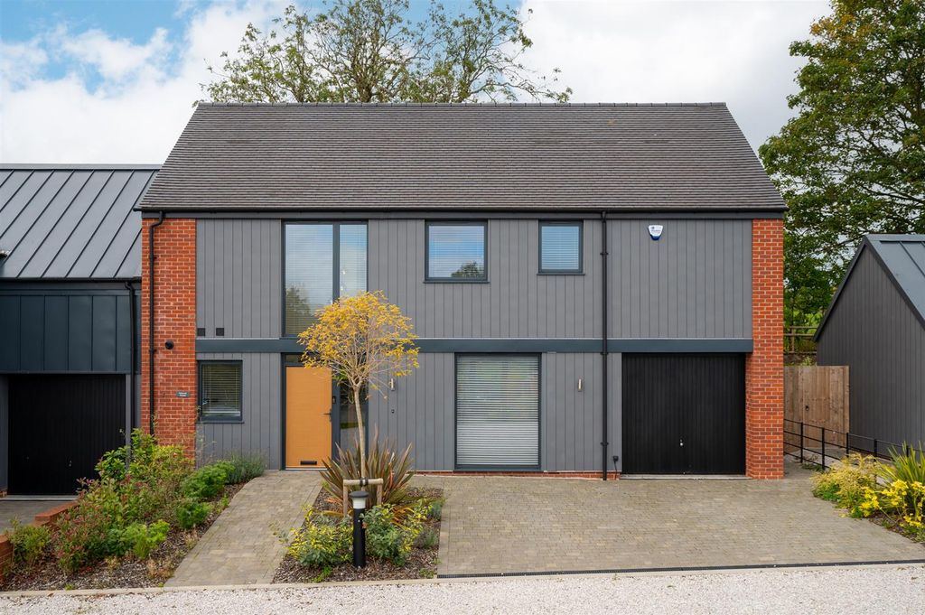 Property photo 3 of 31 Exterior And Gardens