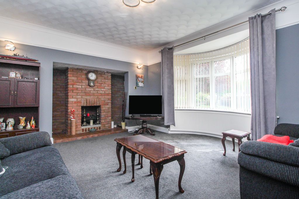 Property photo 3 of 23 Lounge