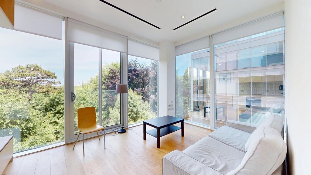 Property photo 2 of 17 Photo 2