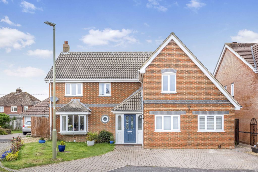 Property photo 1 of 32