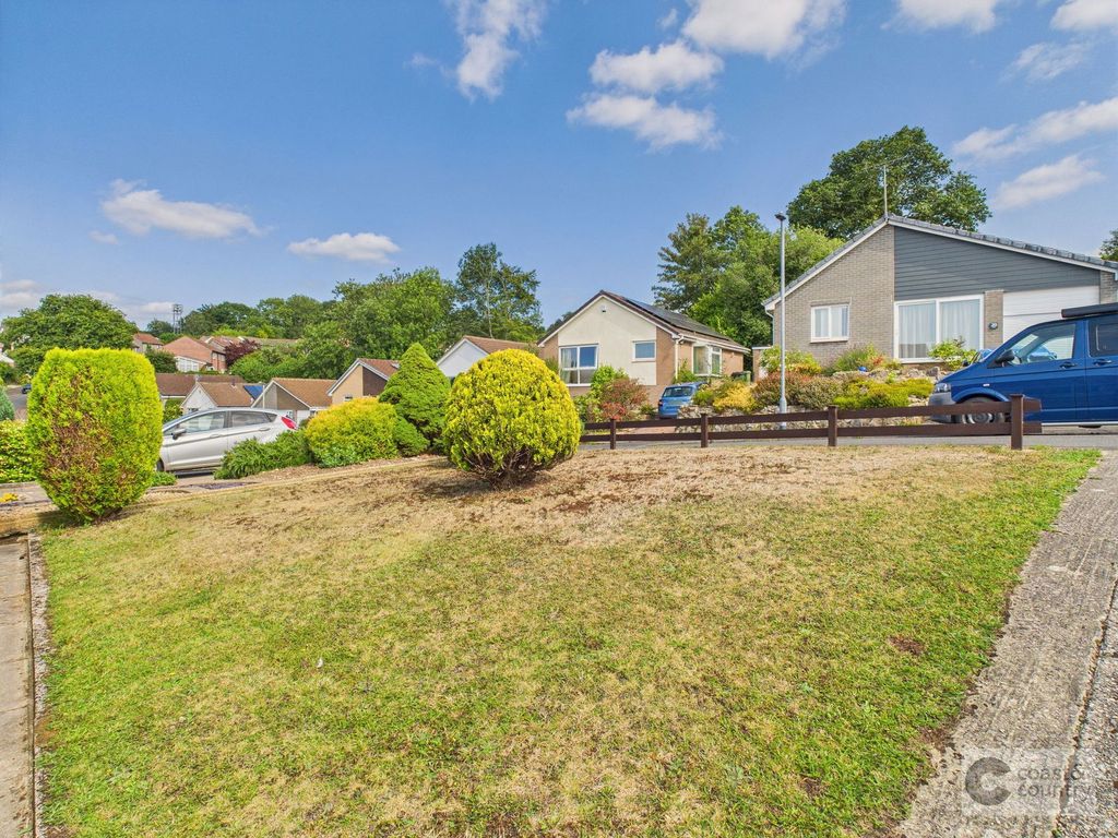 Property photo 2 of 18