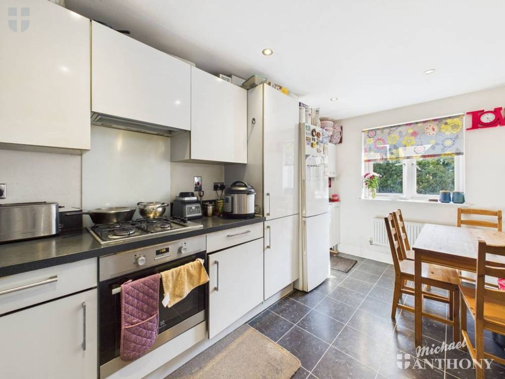 Property photo 3 of 21 Cam03852G0-Pr0238-Still007-Thumbnail-H750-70