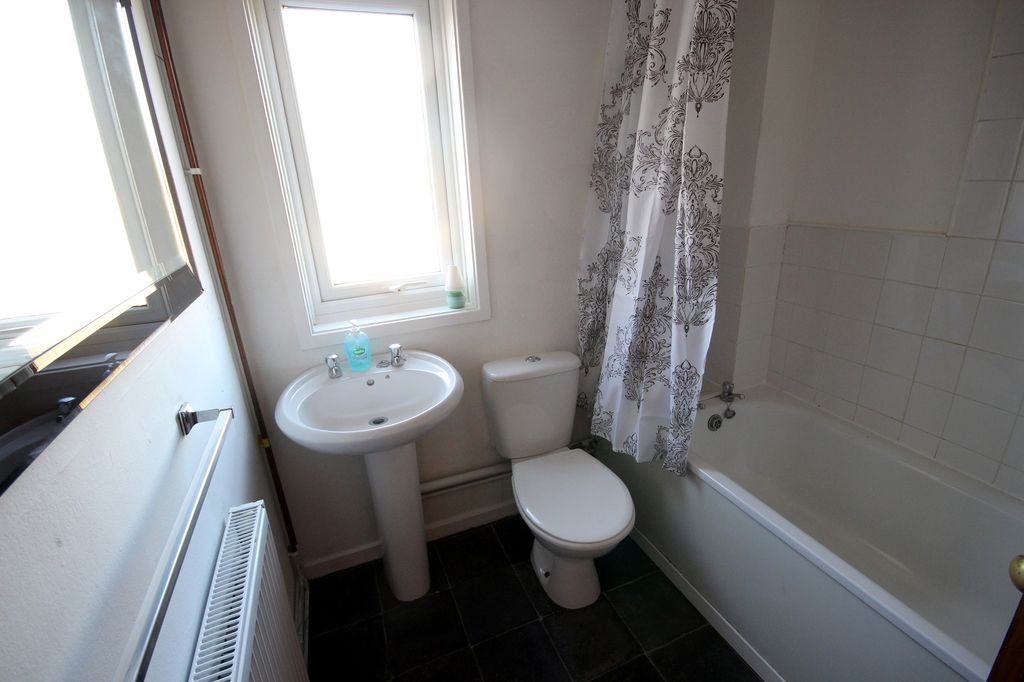 Property photo 3 of 6 Bathroom