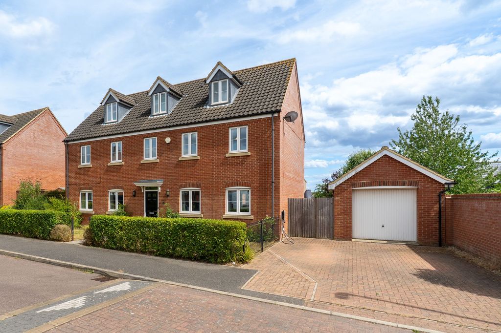Property photo 1 of 36