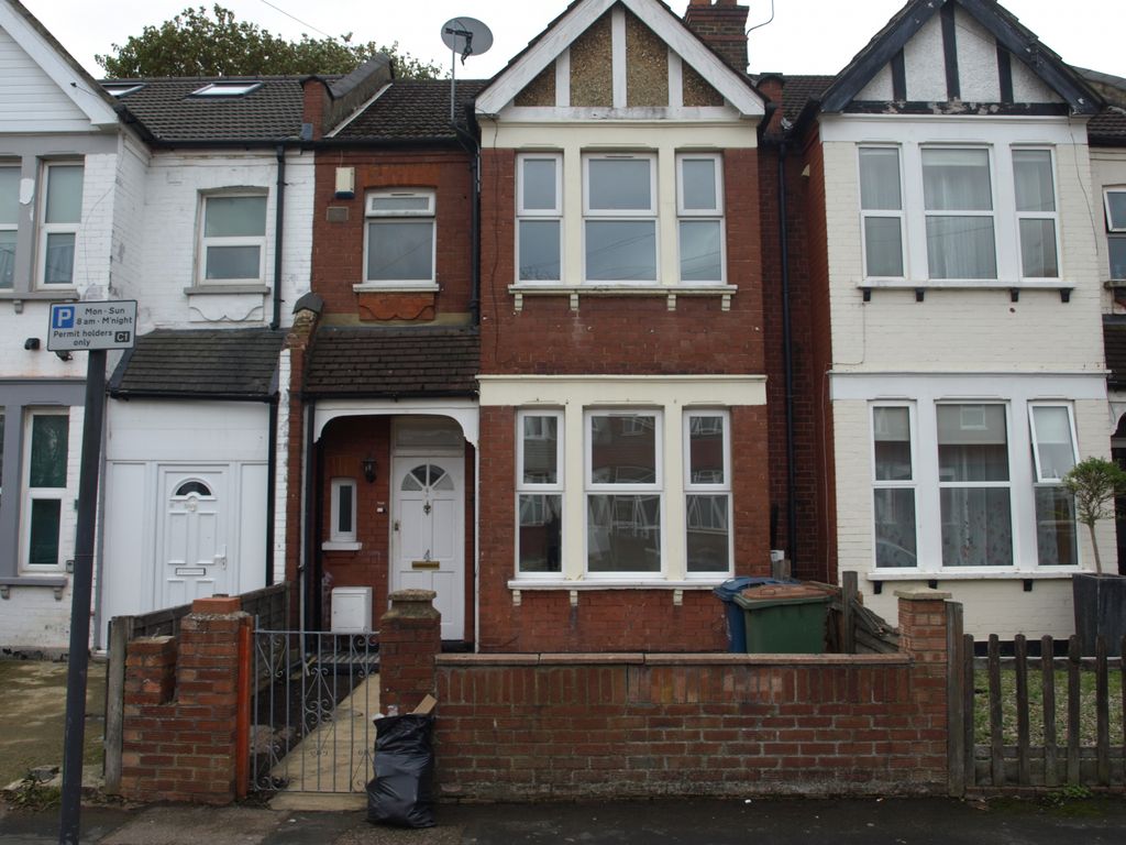 Property photo 1 of 11 3/4 Bedroom Family Home For Rent In Wealdstone