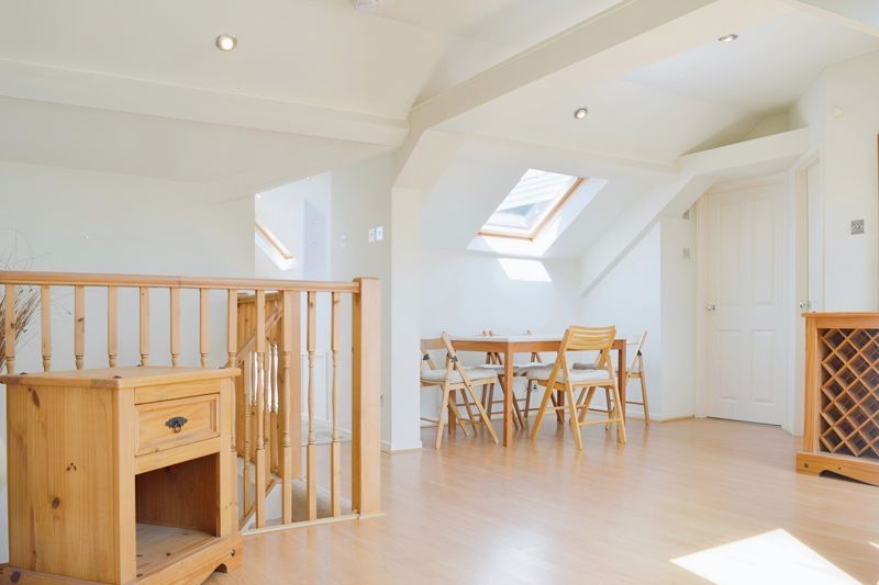 Property photo 2 of 9 Photo 3