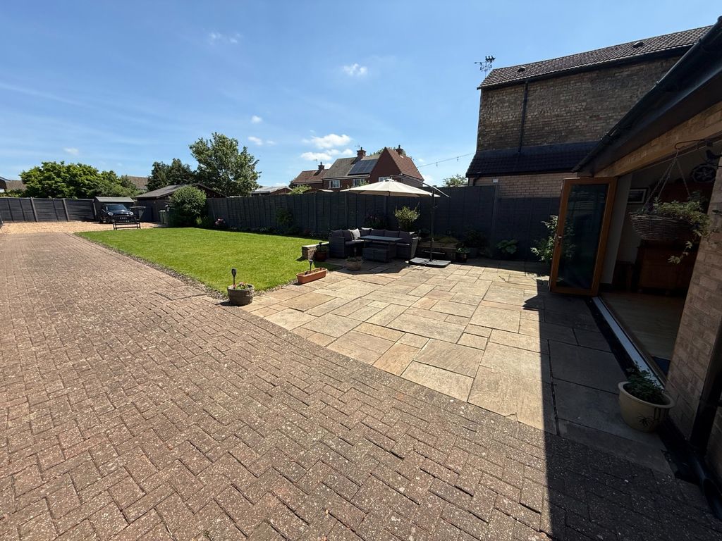 Property photo 2 of 23 4833323