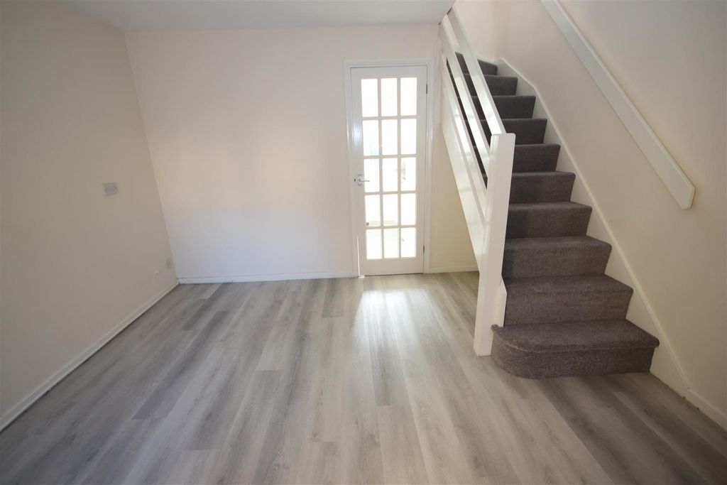 Property photo 3 of 6 Img_2233.Jpg