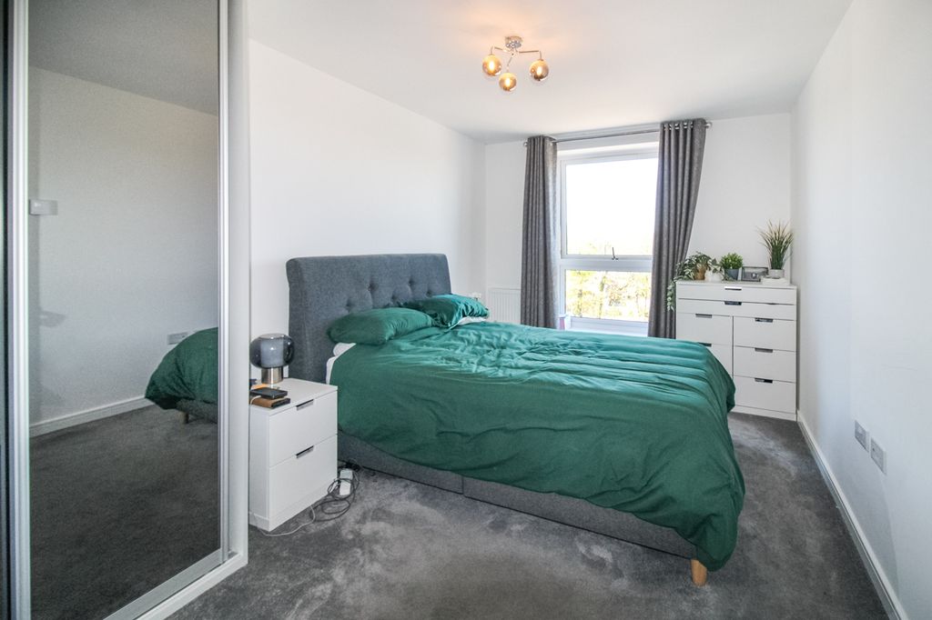 Additional image 8 of 2 bed flat for saleMoorfield Place, Farnborough GU14