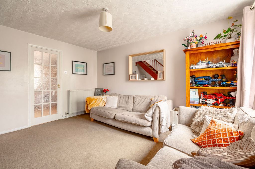 Property photo 3 of 15