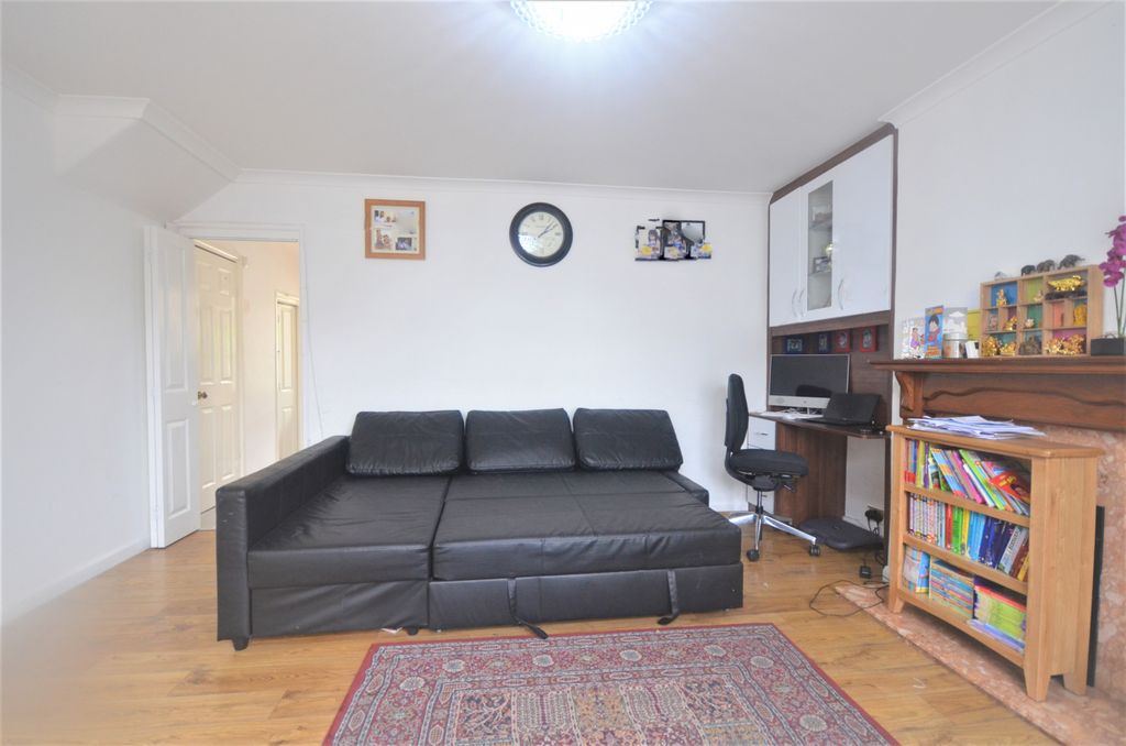 Property photo 3 of 7 Gallery