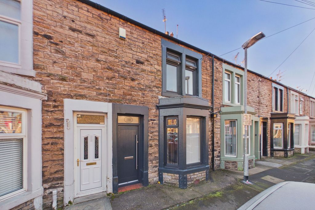 Property photo 2 of 23