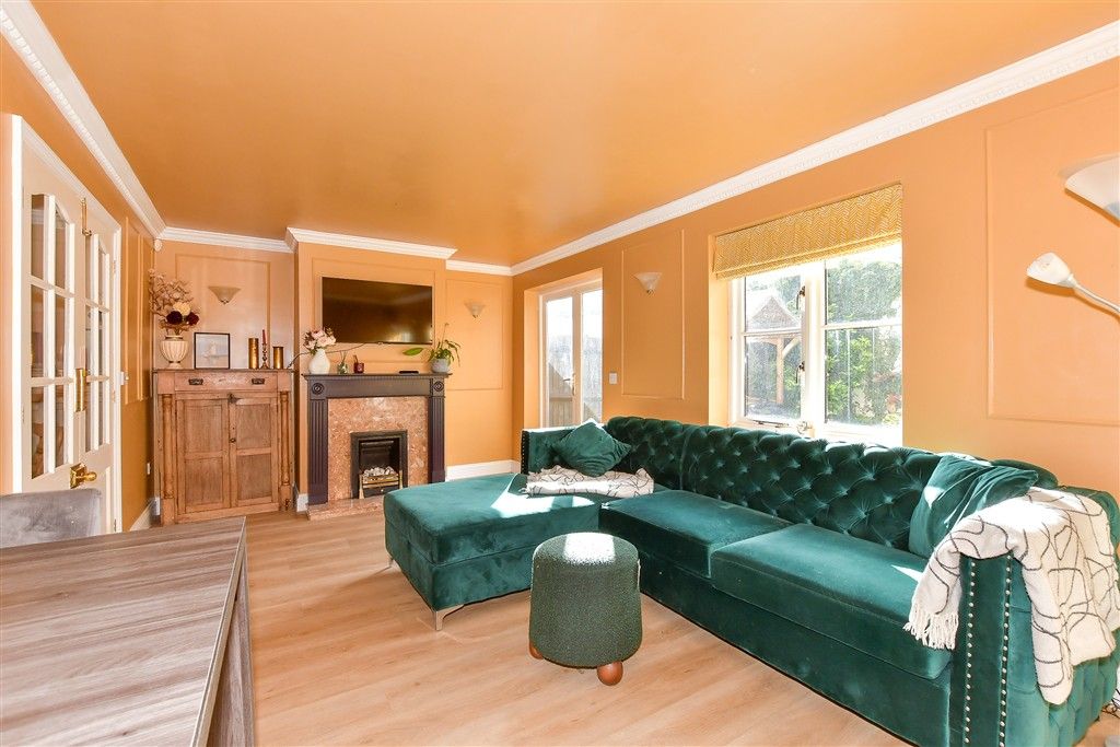 Property photo 2 of 12 Lounge/Diner