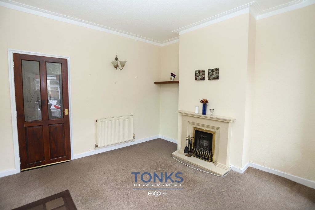 Property photo 2 of 21