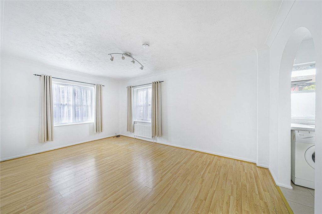 Property photo 3 of 12 Picture No. 05