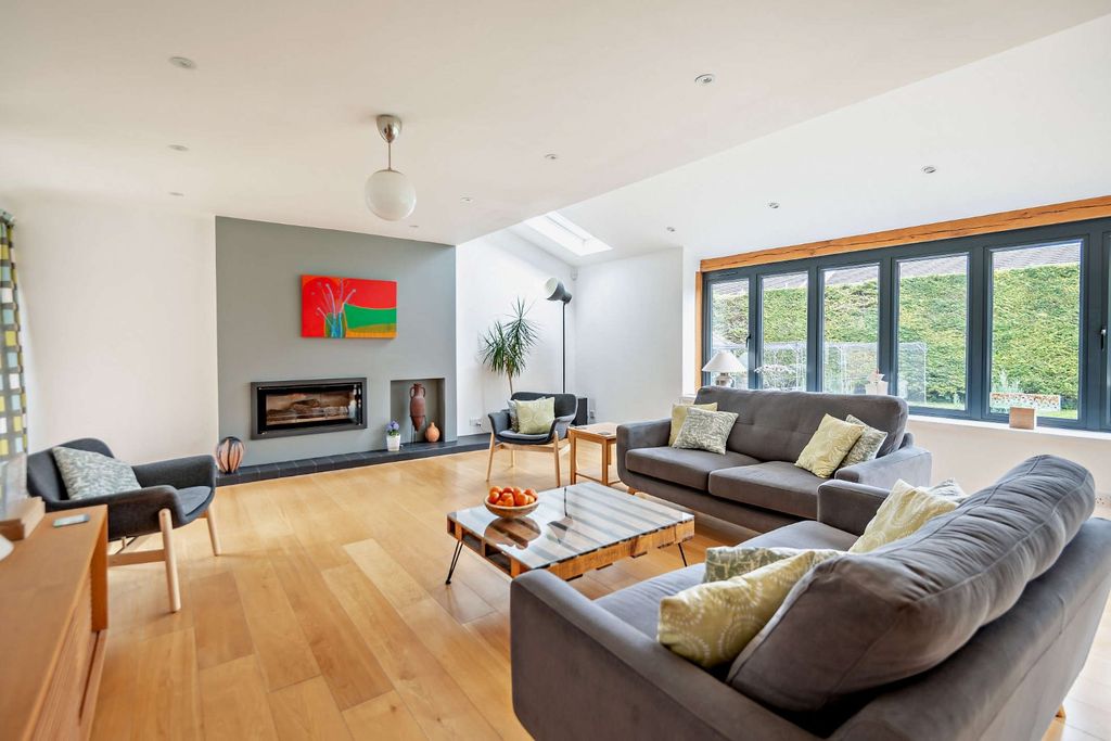 Property photo 2 of 23 Picture No. 45