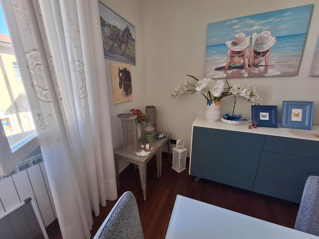 Property photo 2 of 30
