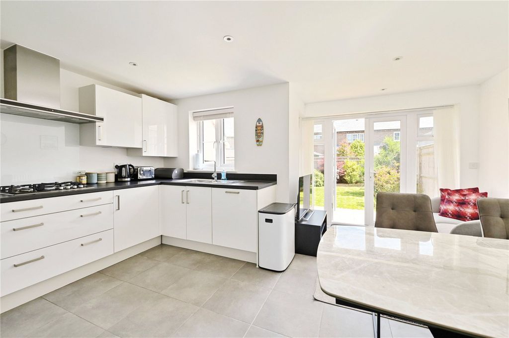 Property photo 3 of 13 Picture No. 18