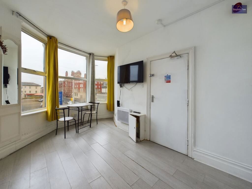 Property photo 1 of 3