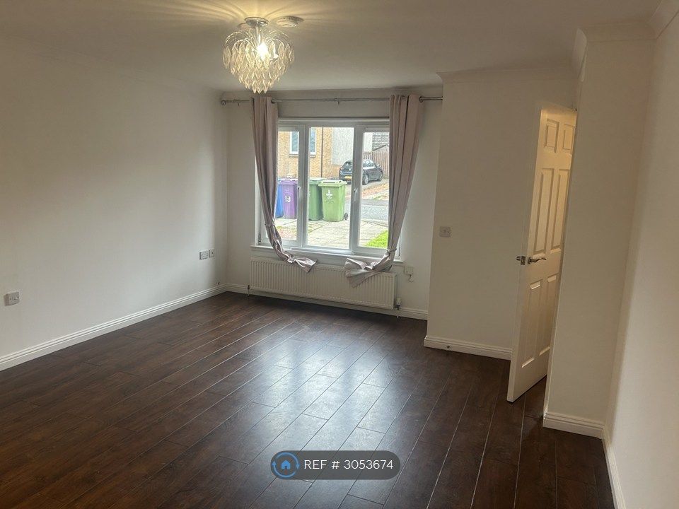 Property photo 3 of 15 Living Room