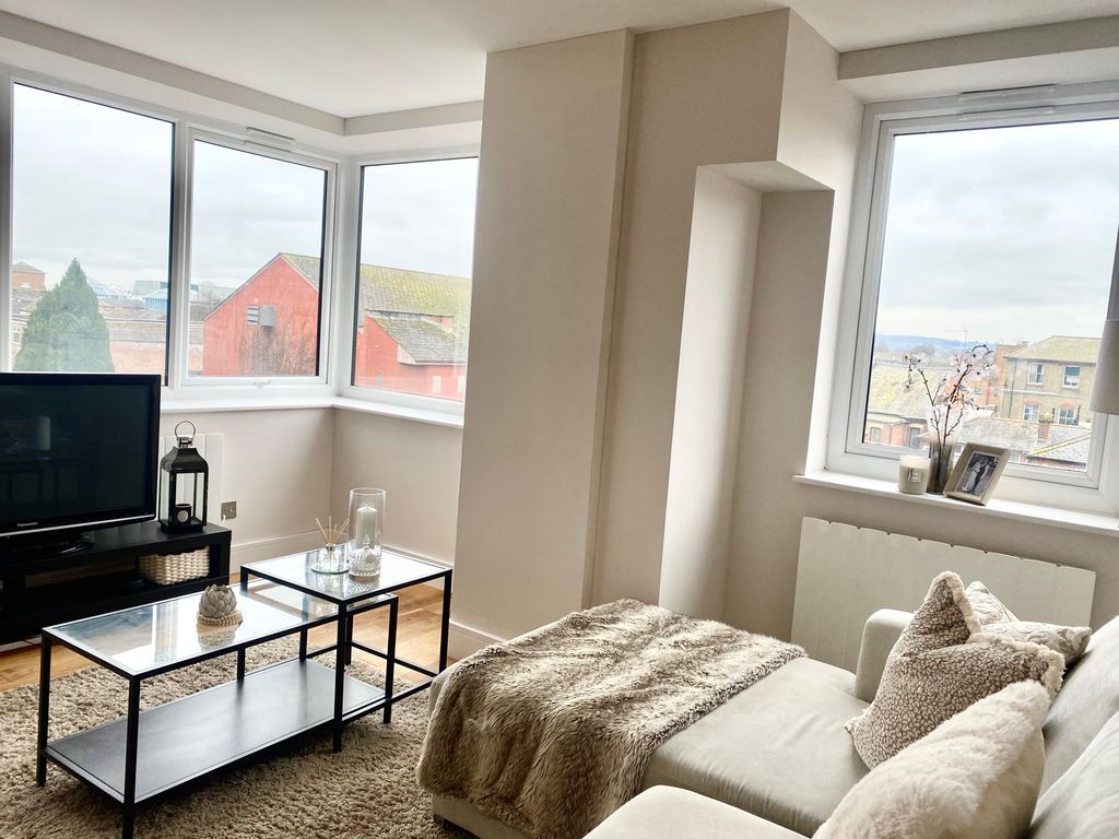 Property photo 2 of 6 Living Room