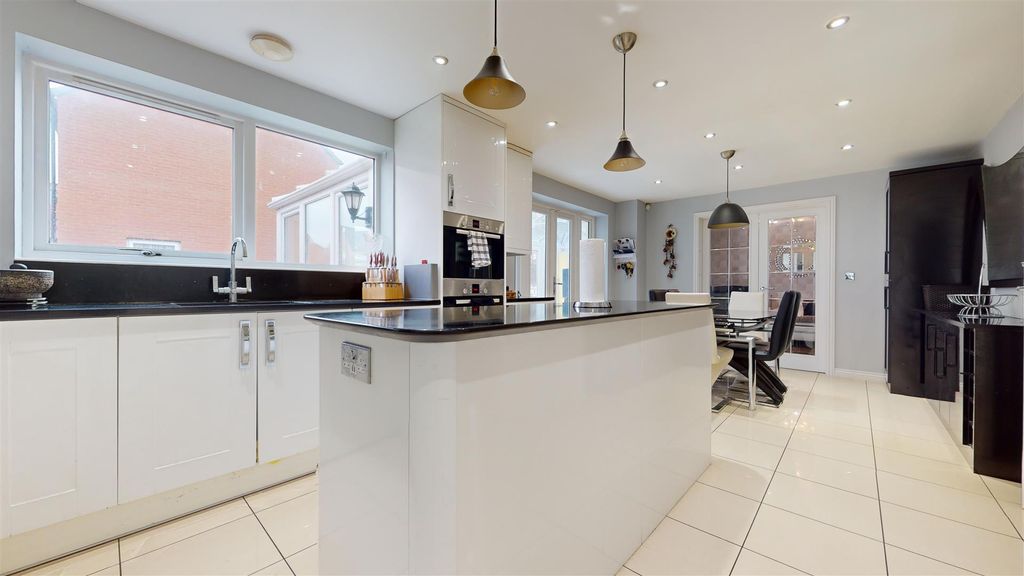 Property photo 3 of 28 01272025_225817.Jpg