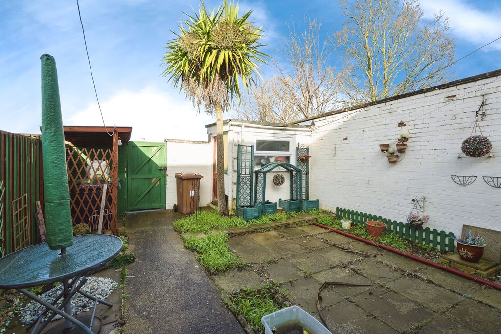 Property photo 2 of 12