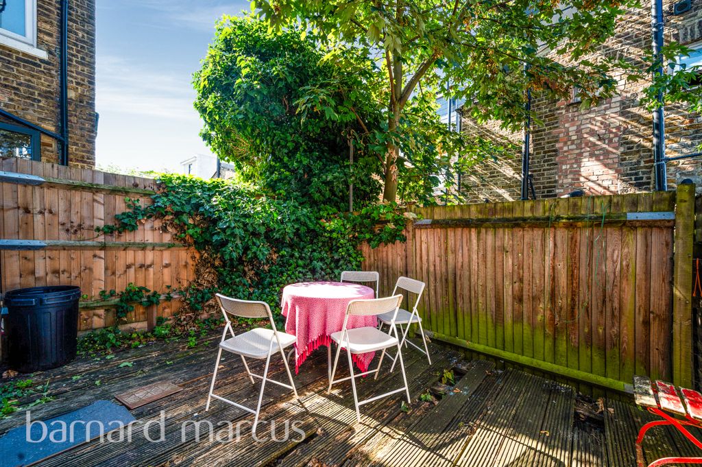 Property photo 3 of 8 Terrace