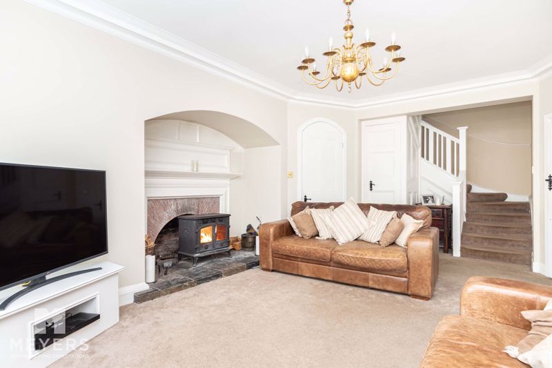 Property photo 3 of 40 Photo 47