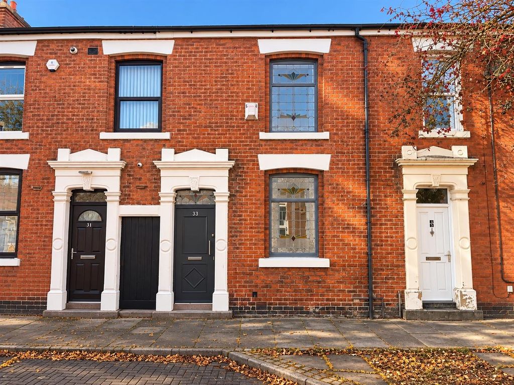 Property photo 2 of 10 9