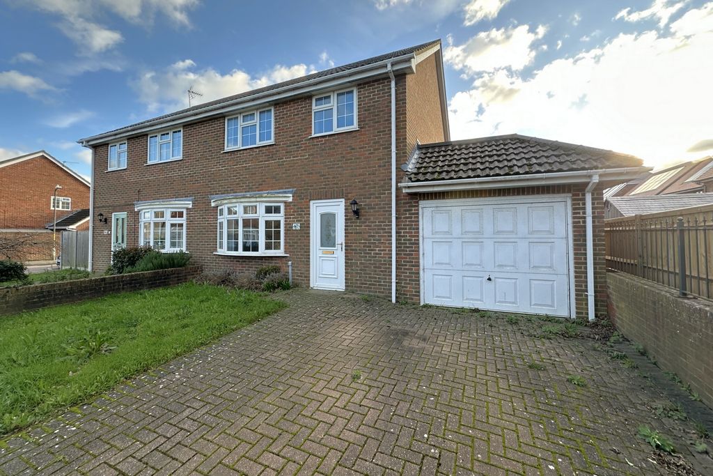 Property photo 1 of 10 Photo 6