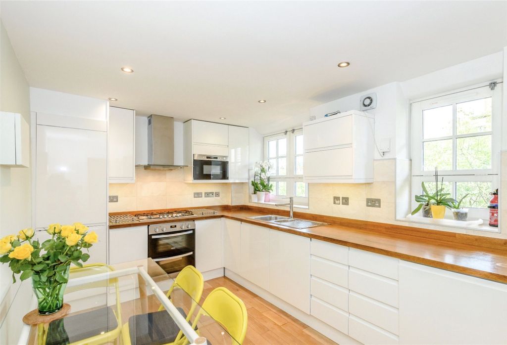 Property photo 1 of 11 Picture No. 27