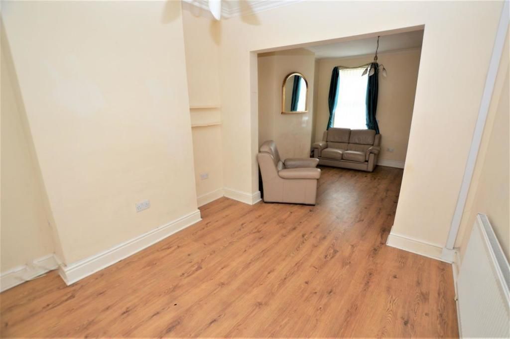 Property photo 3 of 7 Living Room