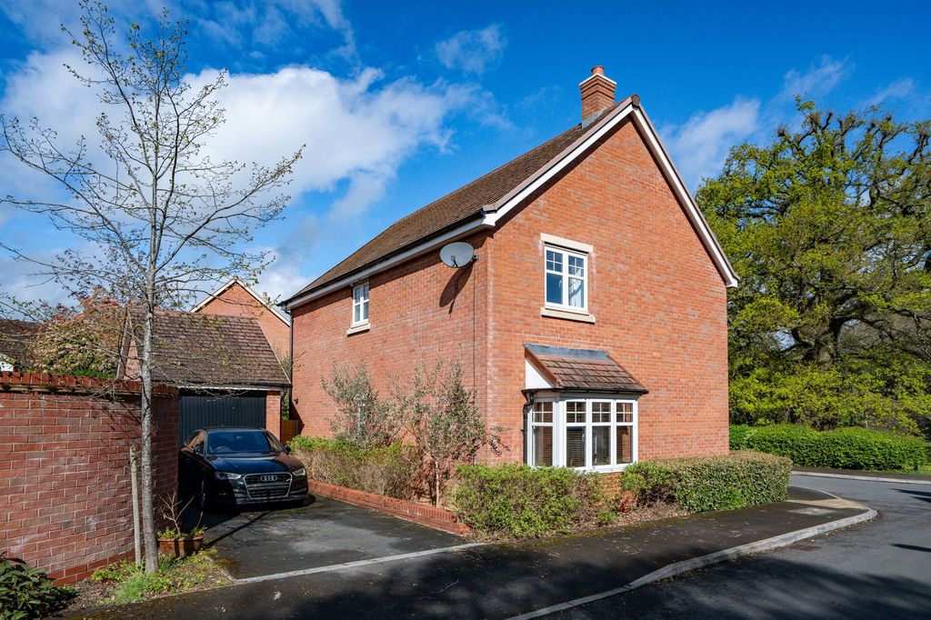 Property photo 2 of 26