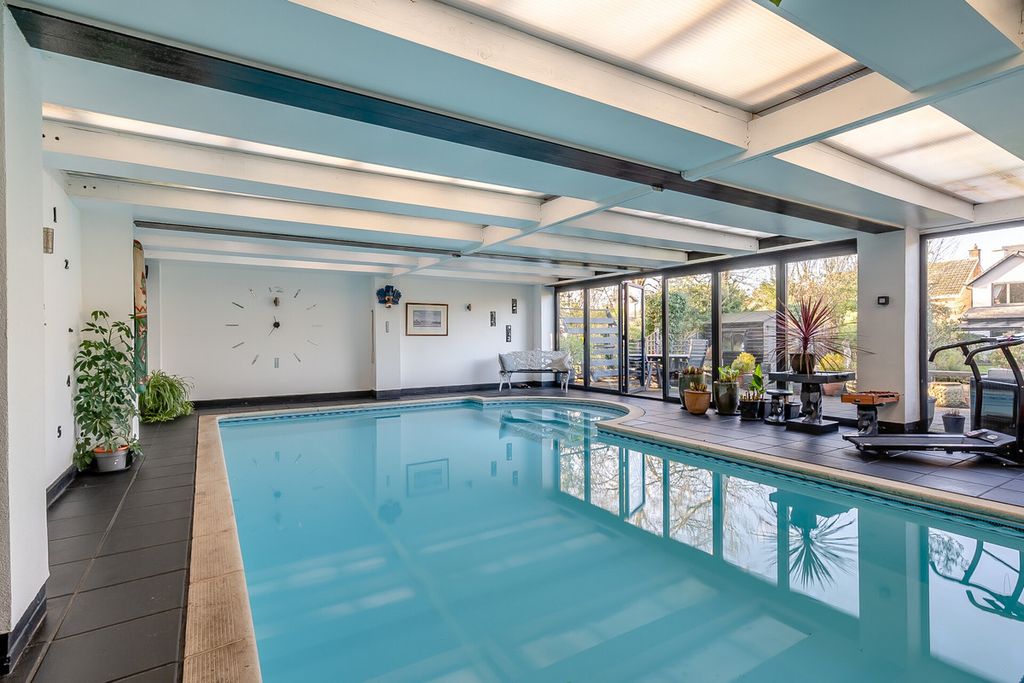 Property photo 3 of 35