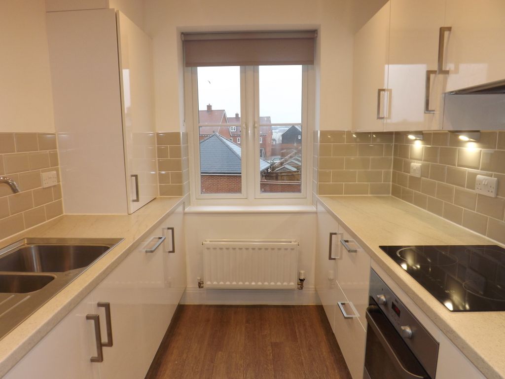 Property photo 2 of 7 Kitchen