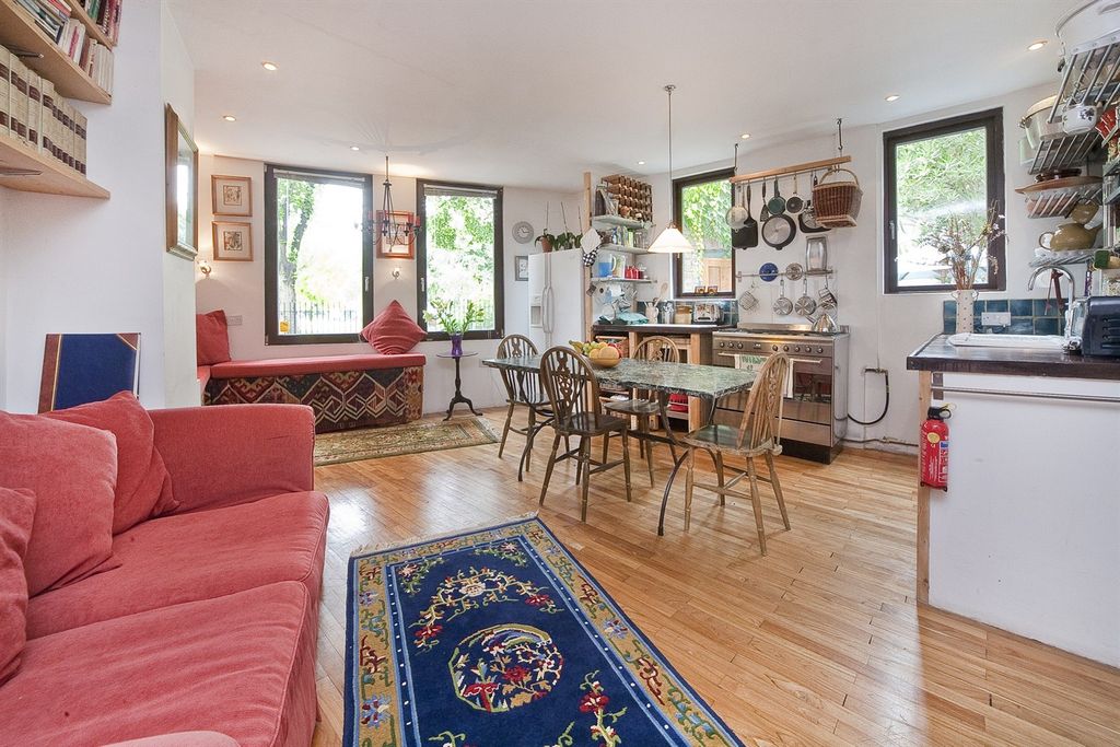 Property photo 1 of 8 1 (Main)