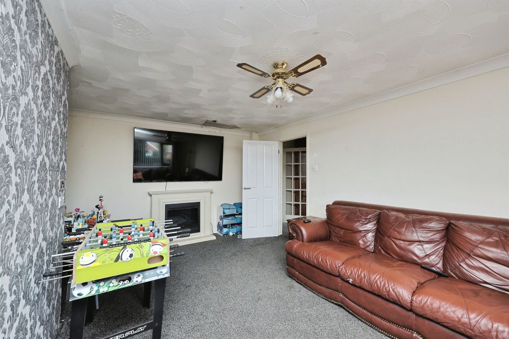 Property photo 3 of 28