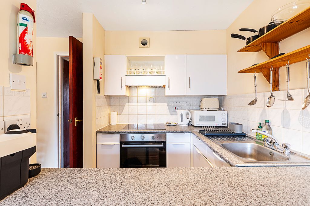 Property photo 2 of 29