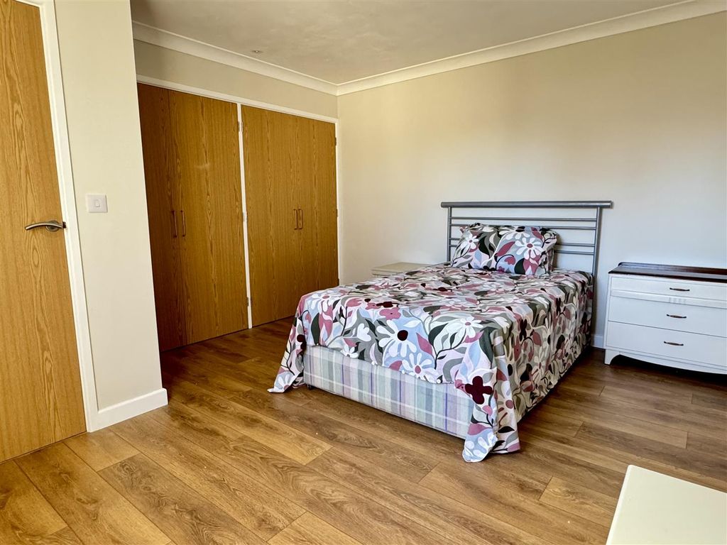 Property photo 3 of 26 Annexe Bedroom