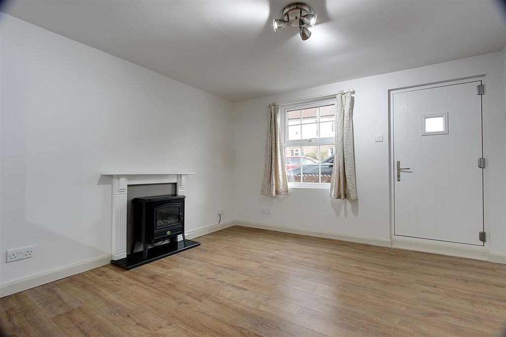 Property photo 3 of 14