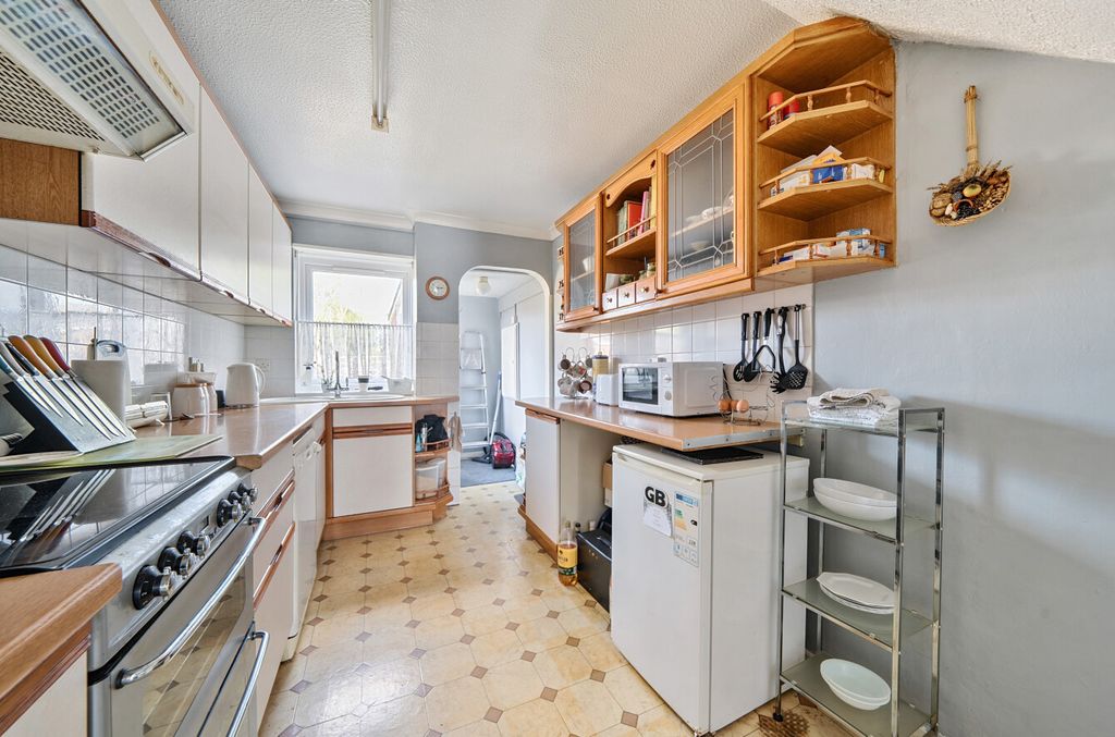 Property photo 3 of 13 7-6814d9d8A268d-1...