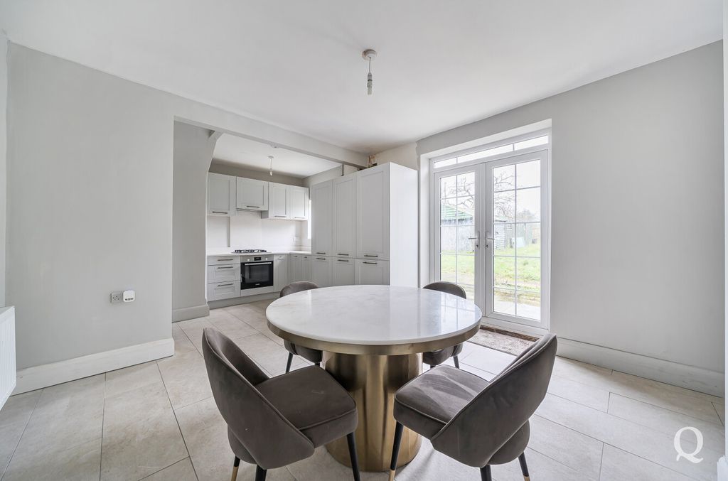 Property photo 2 of 16 Bbfa6A58-Ab35-419...