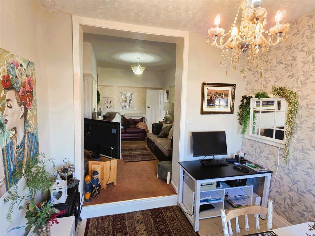 Property photo 3 of 25