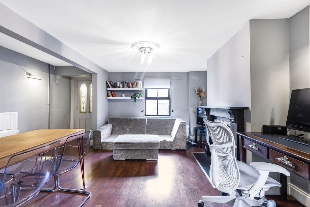 Property photo 2 of 11 Living Area