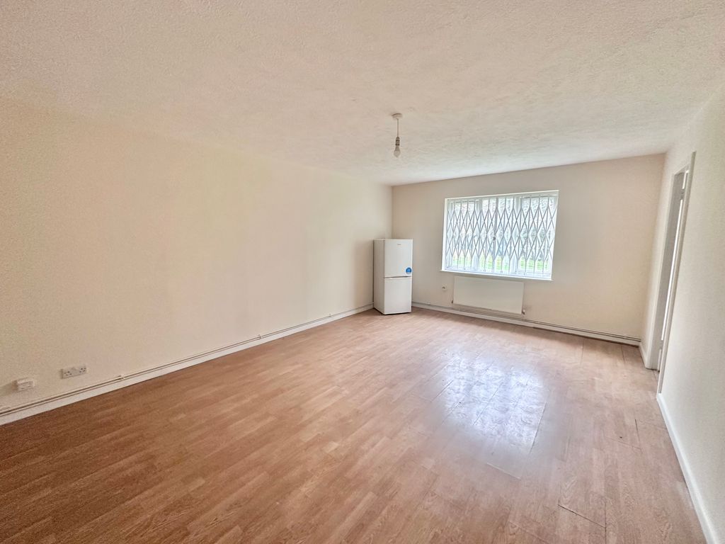 Property photo 3 of 8 Reception