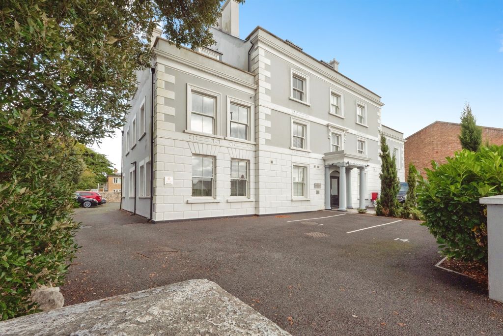 Property photo 1 of 20